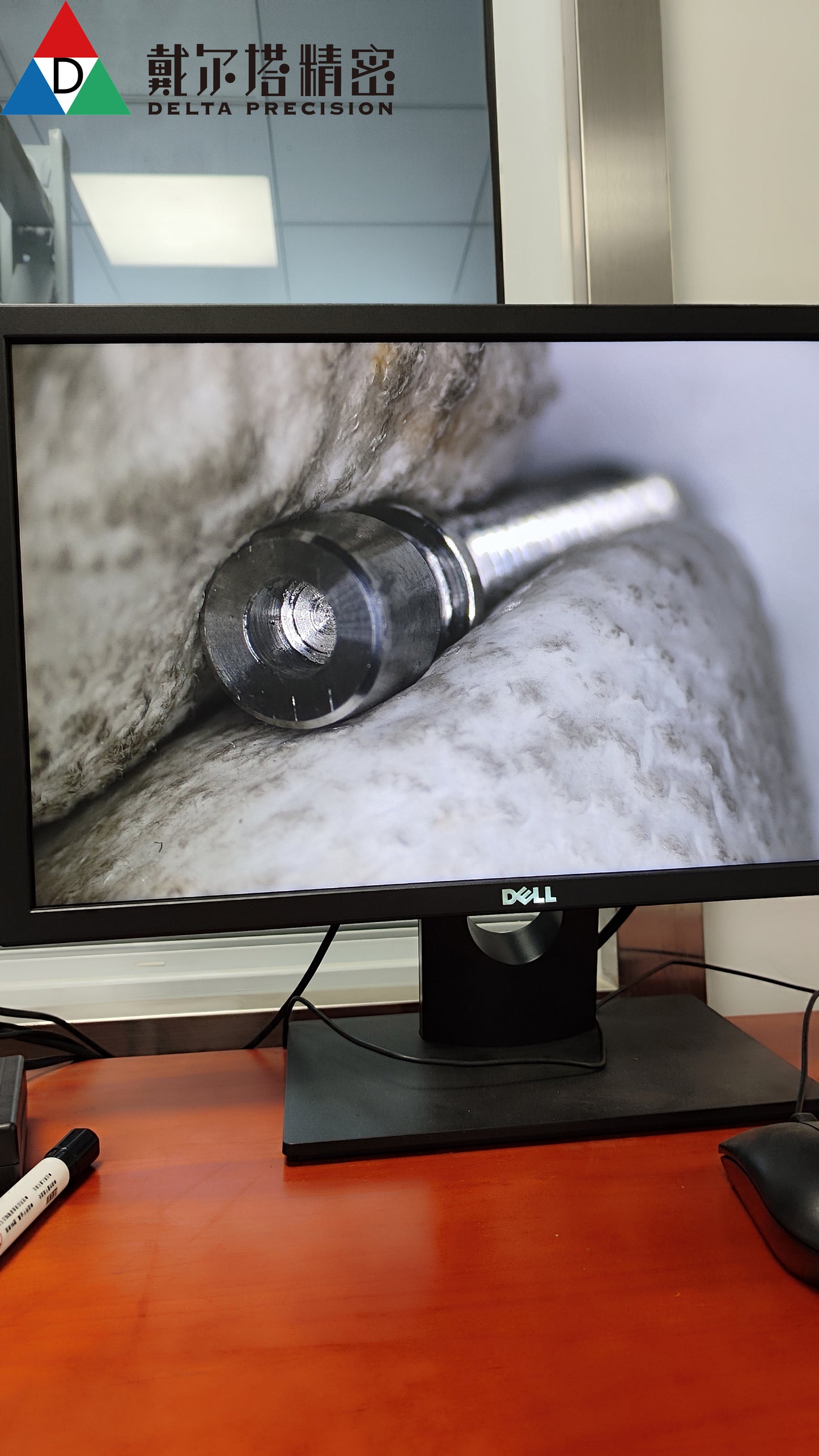 Customized CNC machining lead screw small parts from Delta Precision