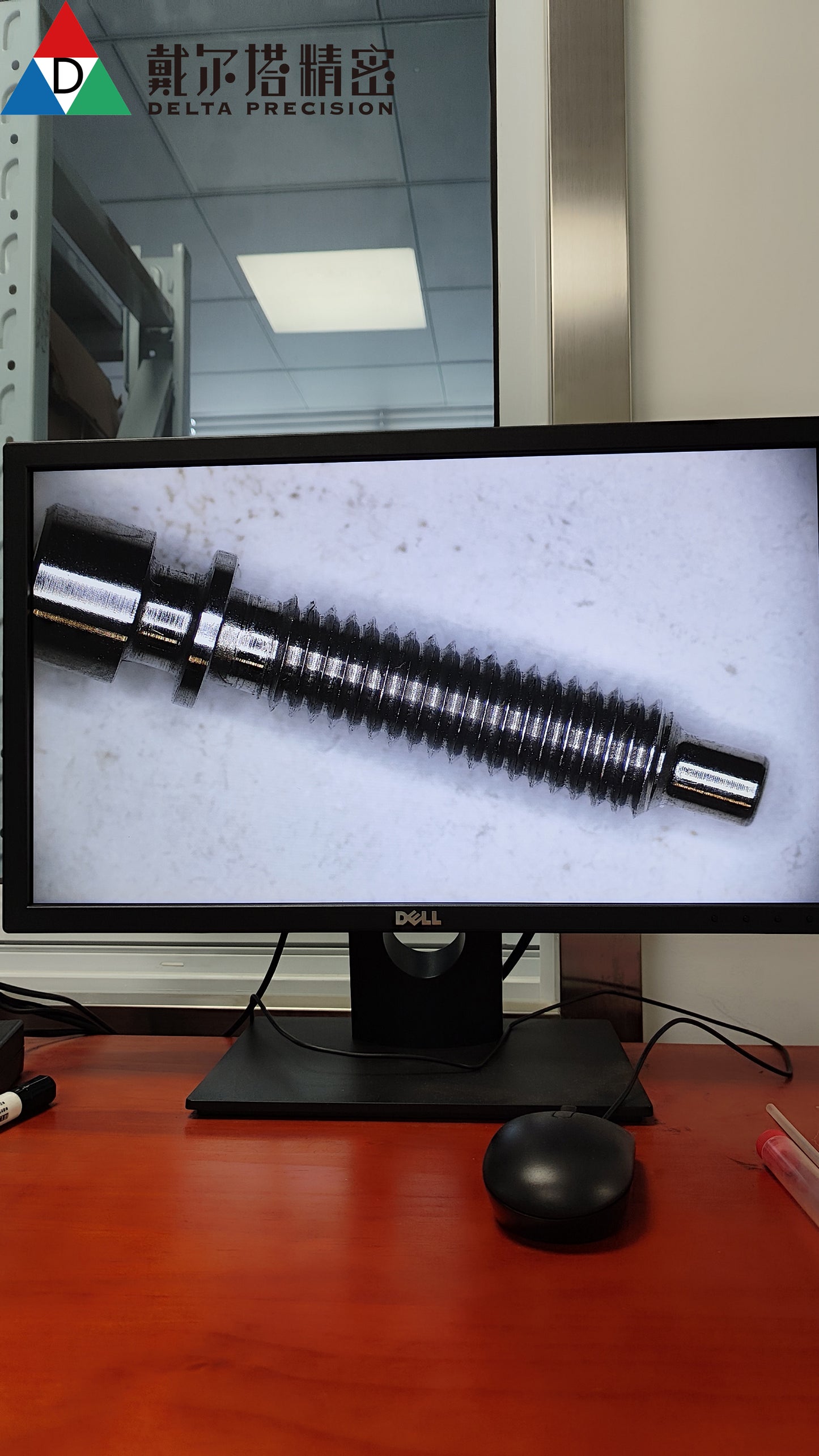 Customized CNC machining lead screw small parts from Delta Precision